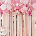 tlo-do-zdjec-instalacja-girlanda-z-balonow-i-rozet-pink-rozowa-Wiewiorka-i-Spolka-blush-balloons-and-fan-garland-backdrop-kit-Squirrel-and-Company