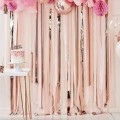 tlo-scianka-do-zdjec-instalacja-girlanda-ze-wstazek-rozowe-rose-gold-Wiewiorka-i-Spolka-pink-rose-gold-streamer-backdrop-kit-Squirrel-and-Company
