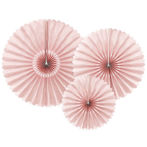 rozety-papierowe-rozowe-pudrowe-dekoracje-wiszace-Wiewiorka-i-Spolka-pink-paper-rosettes-pinwheels-Squirrel-Company