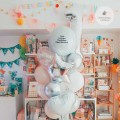bukiet-balonow-luksusowy-bialo-srebrny-White-Jasmine-Wiewiorka-i-Spolka-personalized-balloons-Squirrel-and-Company