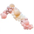 tlo-do-zdjec-instalacja-girlanda-luk-z-balonow-bezowe-rozowe-rose-gold-zlote-Wiewiorka-i-Spolka-luxe-ivory-pink-rose-gold-balloon-arch-backdrop-kit-garland-Squirrel-and-Company
