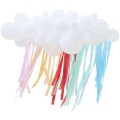 fruwajaca-girlanda-z-balonow-chmurka-balonowa-chmura-z-balonow-Wiewiorka-i-Spolka-white-cloud-balloon-garland-with-rainbow-streamers-Squirrel-and-Company
