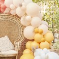 tlo-do-zdjec-instalacja-dekoracja-girlanda-z-balonow-natural-boho-pastelowe-Wiewiorka-i-Spolka-muted-pastel-balloon-arch-kit-garland-Squirrel-and-Company