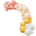 tlo-do-zdjec-instalacja-girlanda-z-balonow-natural-boho-pastelowe-kolory-ziemi-Wiewiorka-i-Spolka-muted-pastel-balloon-arch-kit-garland-Squirrel-and-Company