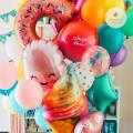 kolorowy-bukiet-balonow-z-helem-na-urodziny-dziewczynki-sweet-donut-wata-cukrowa-lody-warszawa-Wiewiorka-i-Spolka-personalized-balloons-sweet-colourfull-girl-birthday-Squirrel-Company
