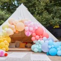 tlo-do-zdjec-instalacja-girlanda-dekoracja-z-balonow-roz-kul-honeycomb-pastelowe-rainbow-kolorowa-Wiewiorka-i-Spolka-rainbow-balloon-backdrop-arch-kit-garland-Squirrel-and-Company