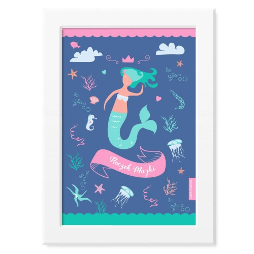 obrazek-plakat-do-pokoju-prezent-na-urodziny-roczek-dziewczynki-z-syrenka-Wiewiorka-i-Spolka-mermaid-under-the-sea-personalised-birthday-poster-Squirrel-Company