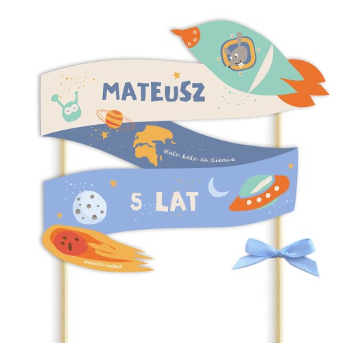 topper-dekoracja-ozdoba-na-tort-do-tortu-urodziny-kosmos-rakieta-planety-Wiewiorka-i-Spolka-cosmos-space-rocket-personalised-cake-topper-Squirrel-Company