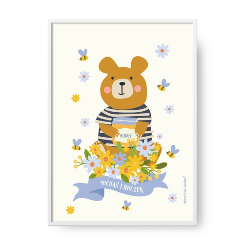 grafika-plakat-do-pokoju-prezent-na-urodziny-chłopca-z-misiem-mis-Wiewiorka-i-Spolka-blue-teddy-bear-personalised-birthday-poster-Squirrel-Company
