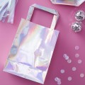 torebki-papierowe-z-raczka-na-prezenty-opalizujaca-blyszczaca-Wiewiorka-i-Spolka-iridescent-paper-party-bags-Squirrel-Company