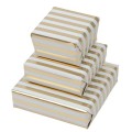 papier-ozdobny-metalizowany-do-pakowania-prezentów-zlote-paski-Wiewiorka-i-Spolka-gift-wrapping-paper-gold-striped-Squirrel-Company