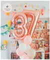 balon-cyfra-siedem-rose-gold-rozowe-zloto-balony-cyfry-w-ksztalcie-siodemki-z-siodemka-Wiewiorka-i-Spolka-seven-rose-gold-number-balloon-numbers-foil-balloons-Squirrel-Company