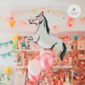 balon-bialy-kon-konik-z-koniem-helowy-na-hel-Wiewiorka-i-Spolka-white-horse-balloon-foil-balloons-Squirrel-Company